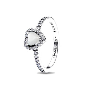 Anello Cuore in Rilievo Bianco (Misura 56)
