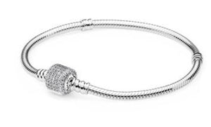 Bracciale Pandora Moments con maglia snake e chiusura con pavé scintillante (Misura 17 Cm)