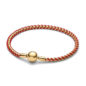 Bracciale Intreccio Tessuto Rosso
Finitura in Oro (Misura 18cm)