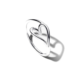 Anello Cuore Piccolo Linea Sinuosa
Argento Sterling 925 (Misura 52)