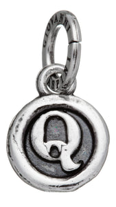 Charm Giovanni Raspini lettera a bottone "Q"